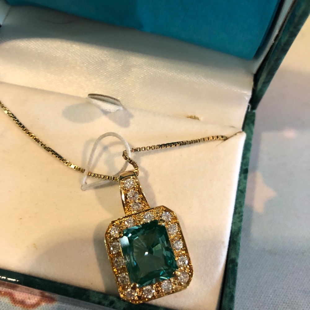 Suzanne Somers Gold Necklace with Teal Gemstone